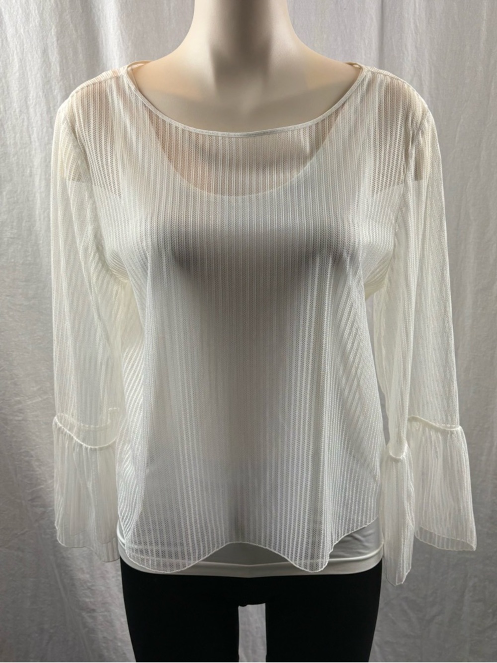Babaton Humbert Blouse in white from Aritzia L - Picture 5 of 11